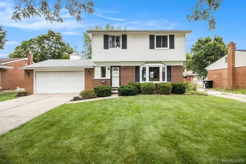 35936 Meadowbrook St, Livonia, MI 48154
