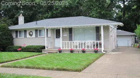 34038 Kennedy St, Westland, MI 48185