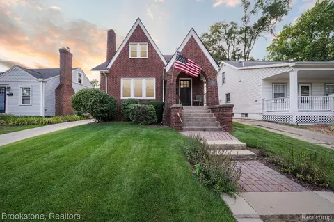 718 Irving Ave, Royal Oak, MI 48067