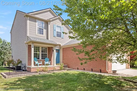 9731 Ravenshire Dr, Ypsilanti, MI 48198