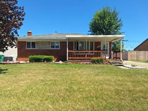 33520 Pardo St, Garden City, MI 48135