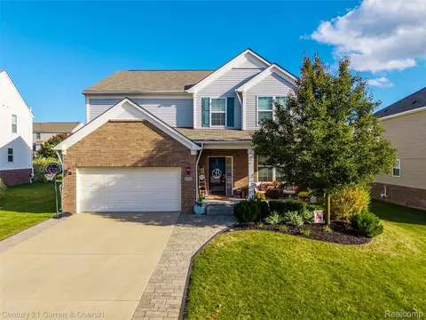 30178 Macintosh Ln, Lyon, MI 48165