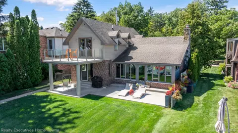 8296 Lakeshore Rd, Burtchville, MI 48059