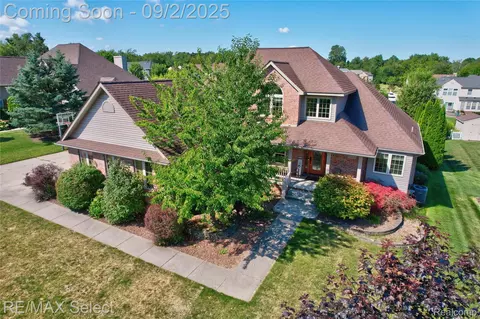 8468 Cranbrook Dr, Grand Blanc, MI 48439