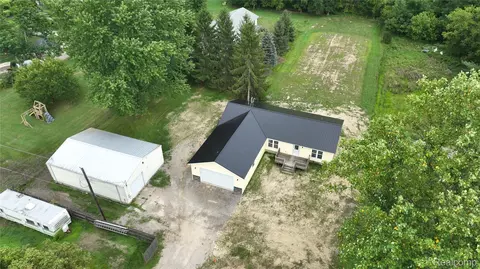4071 S Mill Rd, Dryden, MI 48428