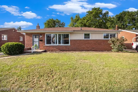 35924 Orangelawn St, Livonia, MI 48150