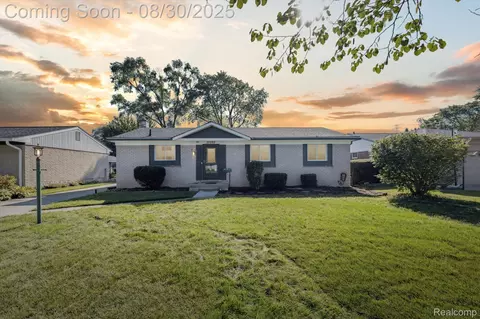 37252 Belcrest Dr, Sterling Heights, MI 48312