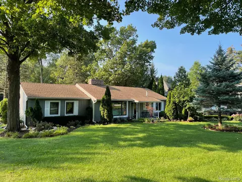 46877 W Ann Arbor Trl, Plymouth, MI 48170