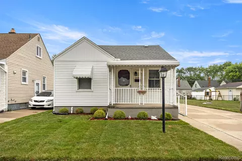 2170 Cicotte Ave, Lincoln Park, MI 48146