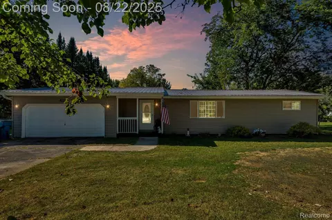 2058 Van Vleet Rd, Clayton, MI 48473