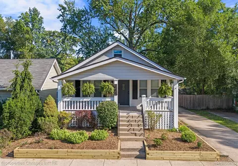 401 E Cambourne St, Ferndale, MI 48220