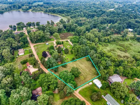 000 Orlando Dr, Unadilla, MI 48137