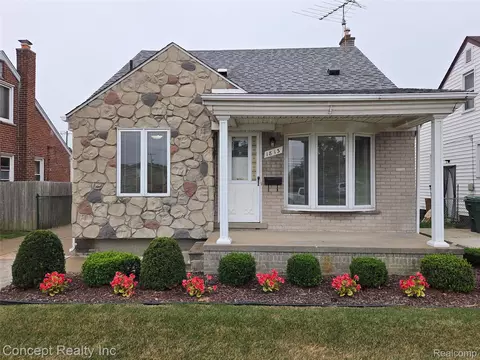 1813 White Ave, Lincoln Park, MI 48146