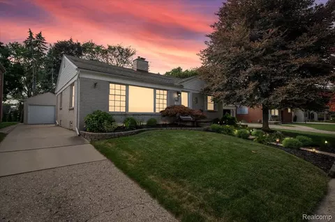 1835 Highview St, Dearborn, MI 48128