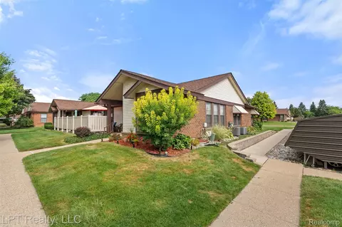 40699 Newport Dr #256, Plymouth, MI 48170