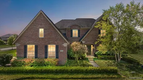 52095 Pierce Dr, Northville, MI 48167