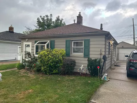 13199 Irene St, Southgate, MI 48195