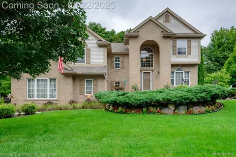 42782 Pond Ridge Ln, Van Buren, MI 48111