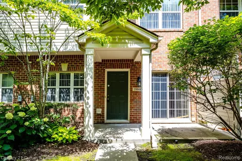 39660 Rockcrest Ln, Northville, MI 48168