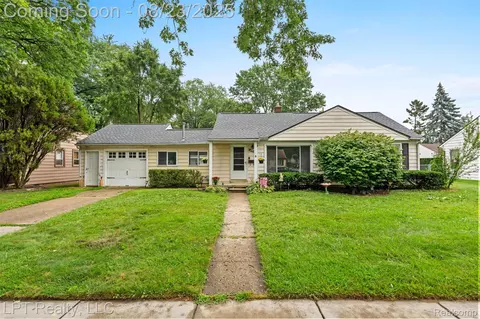 14942 Melrose St, Livonia, MI 48154