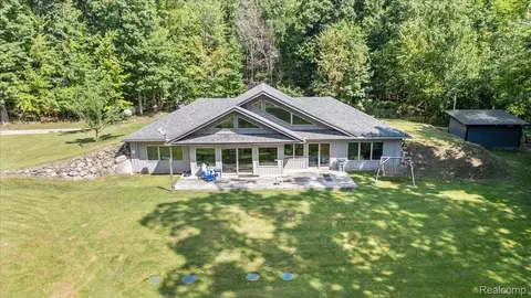 9274 Argentine Rd, Deerfield, MI 48451