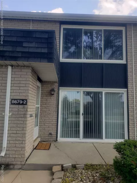 8679 Kennedy Cir N #2, Warren, MI 48093