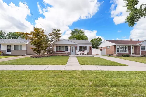 15714 Mulberry St, Southgate, MI 48195