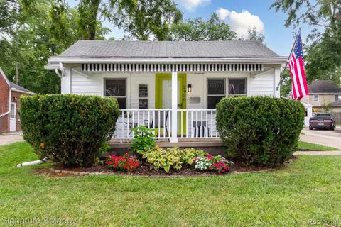 2970 Griffith Ave, Berkley, MI 48072