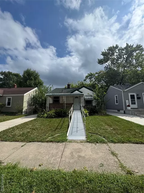 1474 E Milton Ave, Hazel Park, MI 48030