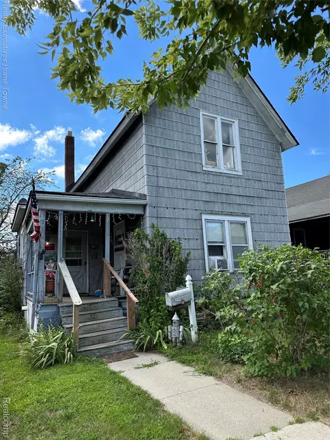717 Superior St, Port Huron, MI 48060