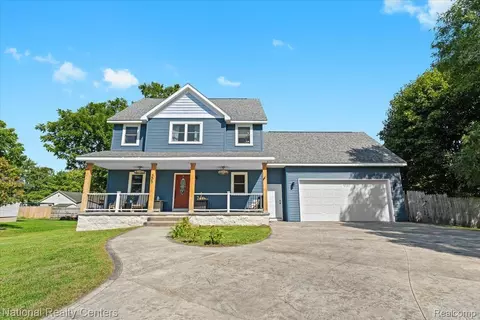 205 Lakeview St, Holly, MI 48442