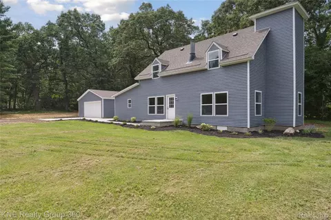 3480 E Coon Lake Rd, Genoa, MI 48843