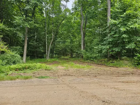 8600 Eagle Rd, Rose, MI 48350