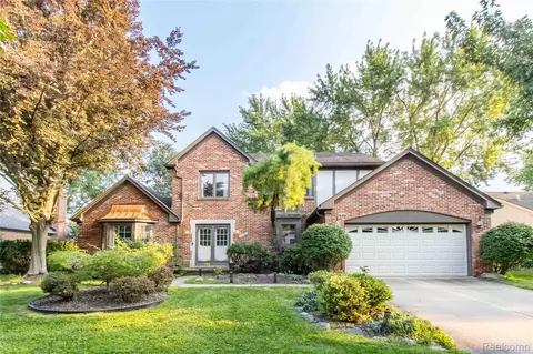 44891 Huntingcross Dr, Novi, MI 48375