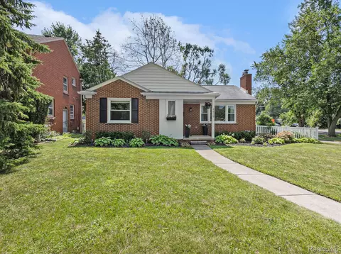 4419 Beverly Ct, Royal Oak, MI 48073