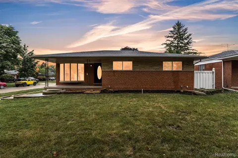 1745 Newman St, Trenton, MI 48183