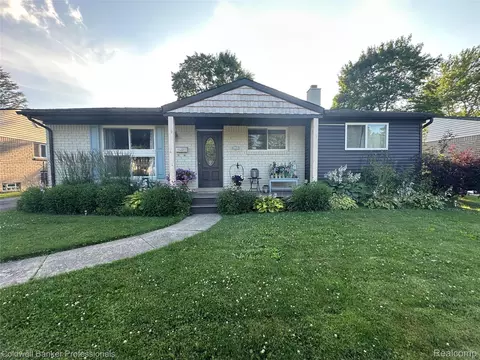 753 Lincoln St, Lapeer, MI 48446