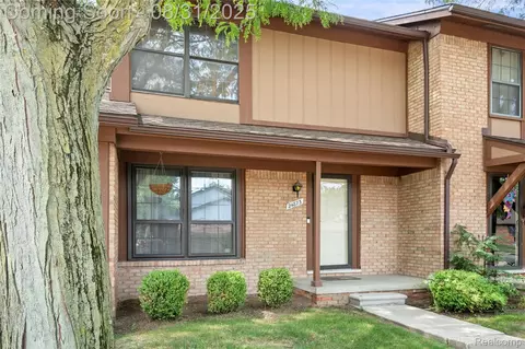 24873 Greenhill Rd, Warren, MI 48091