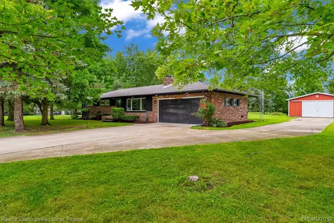 10990 Smiths Creek Rd, Riley, MI 48041