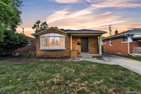 13368 Edison St, Southgate, MI 48195