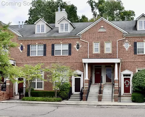16976 Farmington Rd #19, Livonia, MI 48154