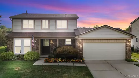 43871 Yorktown St, Canton, MI 48188