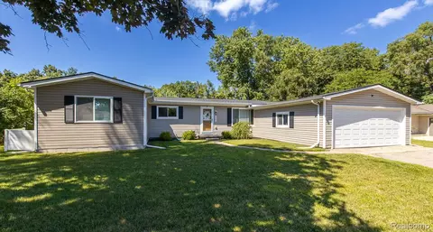 5701 Parkdale St, Utica, MI 48317