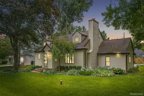 149 N Haven St, Novi, MI 48377