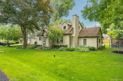 149 N Haven St, Novi, MI 48377