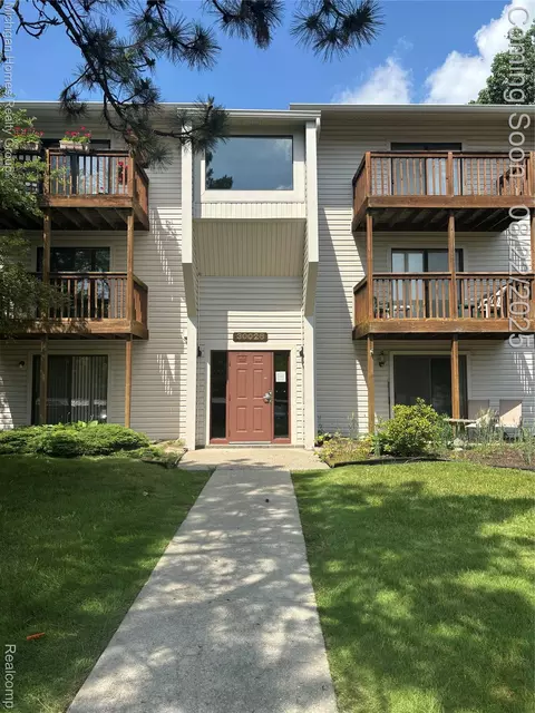 30028 W 12 Mile Rd #29, Farmington, MI 48334