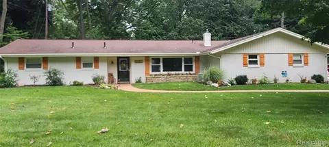 6962 Stockport Dr, Bedford, MI 48144