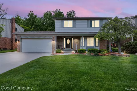 35833 Indigo Dr, Sterling Heights, MI 48310