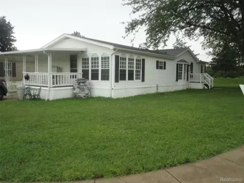 251 Inverness, Bedford, MI 48182