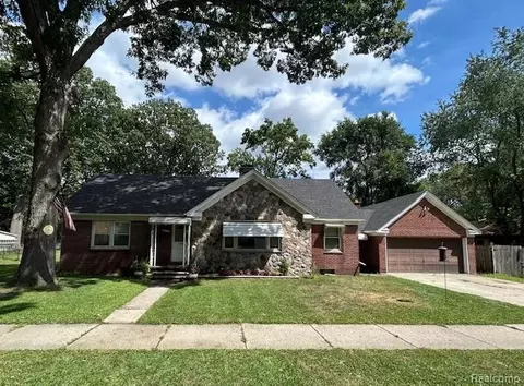 6013 Cornell St, Taylor, MI 48180